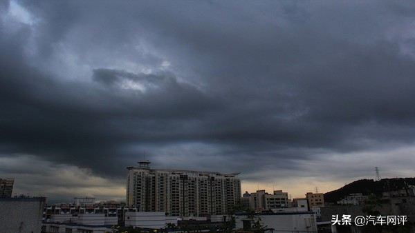 一般车子涉水怎么处理比较好,爱车涉水该怎么办