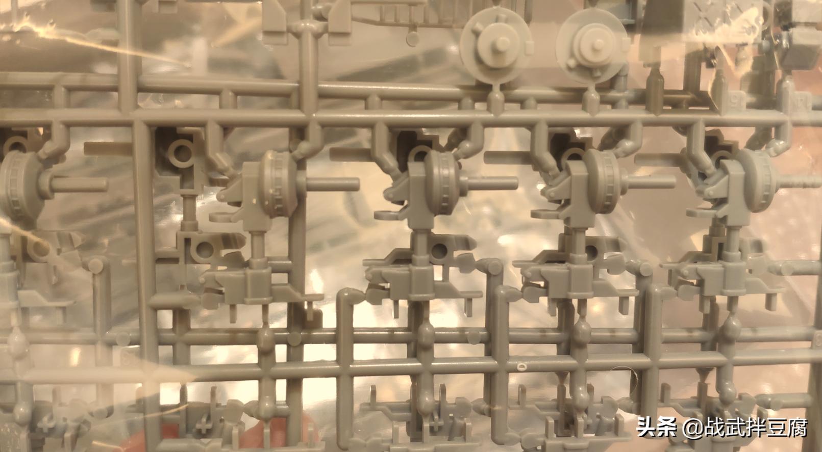 流浪地球厢式运载车合金模型开箱,流浪地球运载车模型开箱