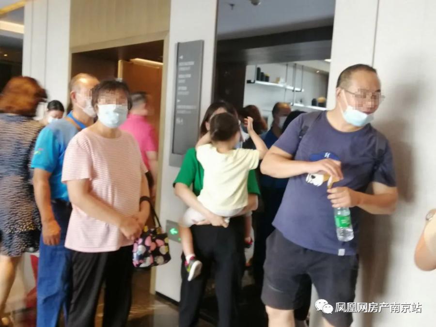 鸡腿盘居然有弃号？！直击江宁两热盘开盘现场