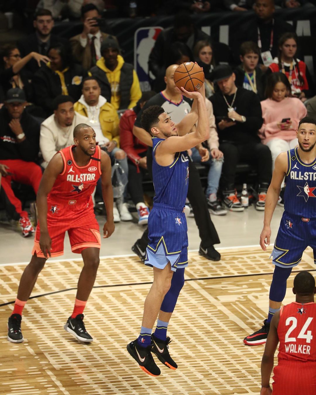 科比上脚球鞋全回顾,今日上脚球鞋全明星