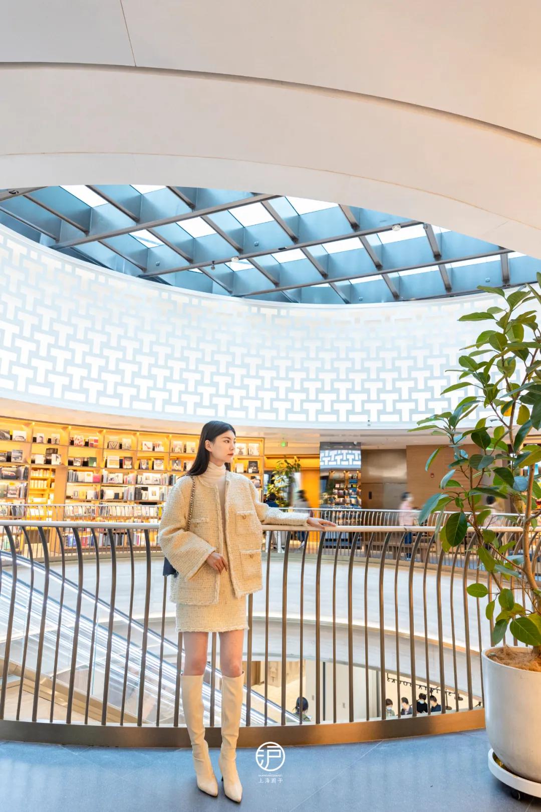 christiandiorcouture前滩太古里店,dior圣诞树前滩太古里