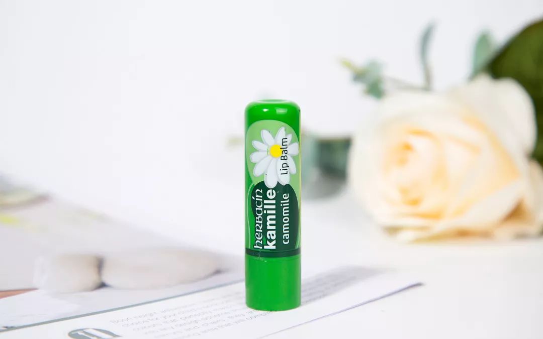 可以让嘴巴滋润红的润唇膏,最好用的几款润唇膏