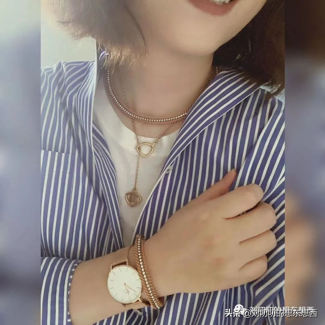 清新干净上装短款彩色,粉蓝复古穿搭