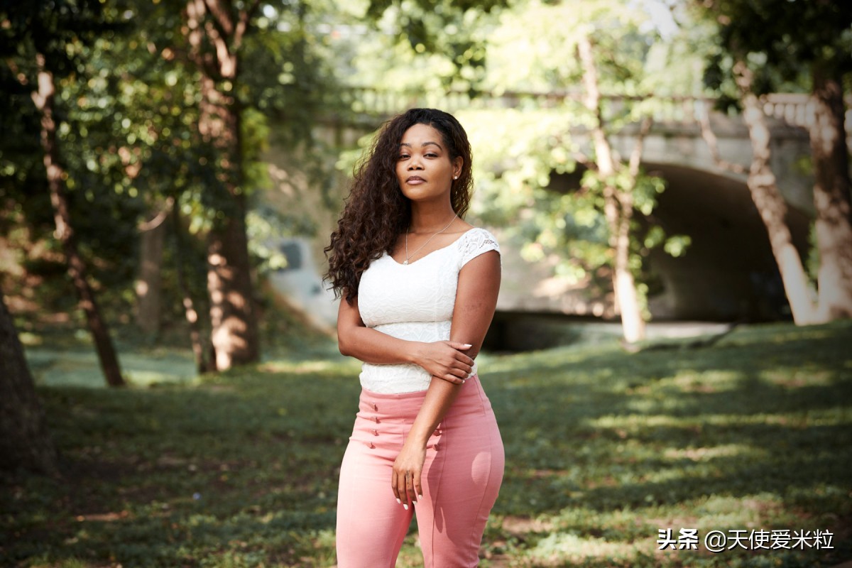 天王巨星R.Kelly的真面目：虐待性侵女性，受害者未成年