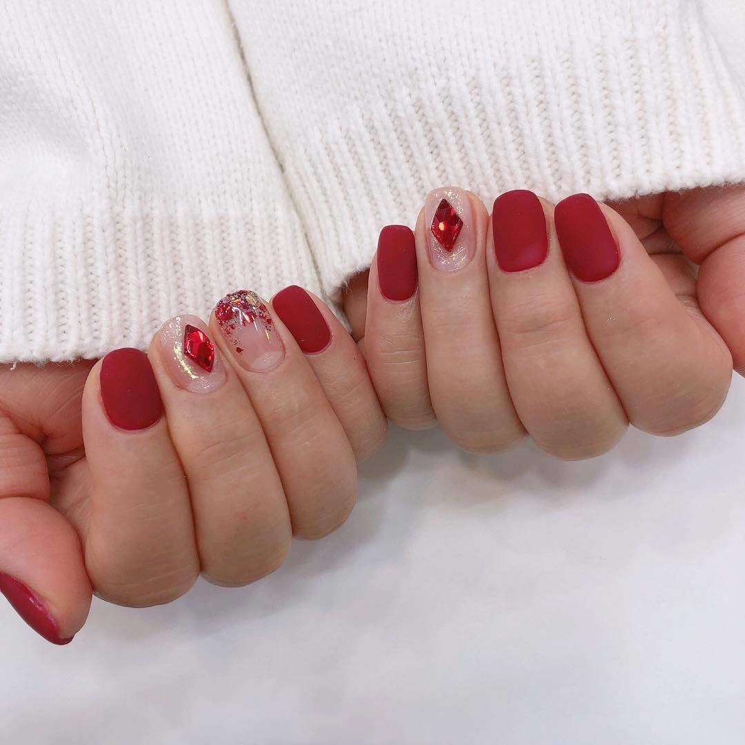红色加亮片的美甲组合太美了！充满仙气的“红指甲”就是不一样！