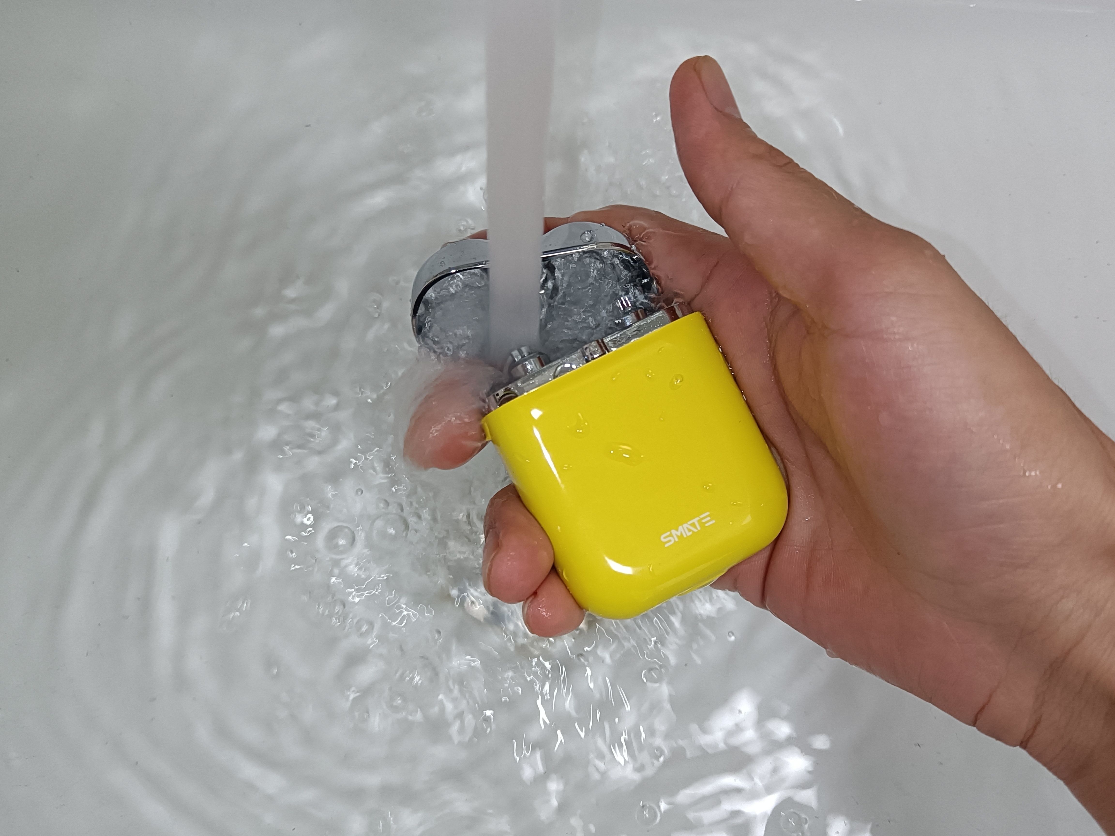 须眉潮玩家剃须刀r2 (须眉便携式剃须刀测评)