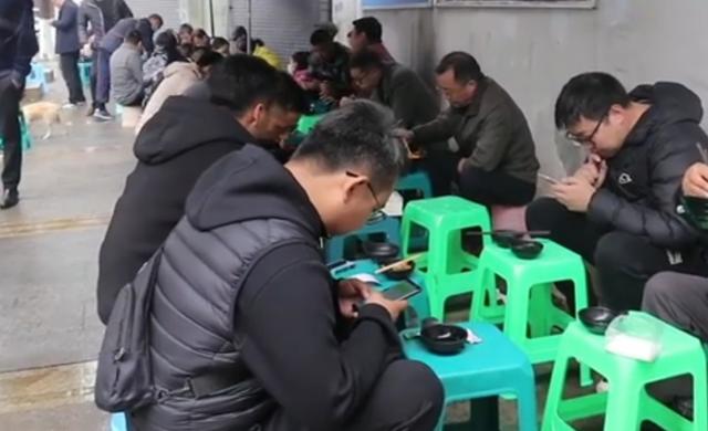 成都板凳面馆,成都板凳牛肉面