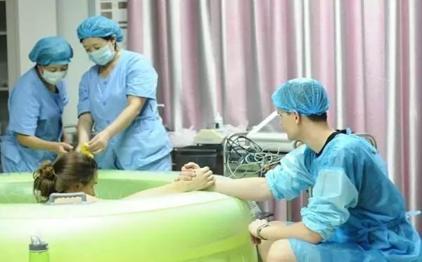 为什么不建议水中分娩,为什么不普及水中分娩