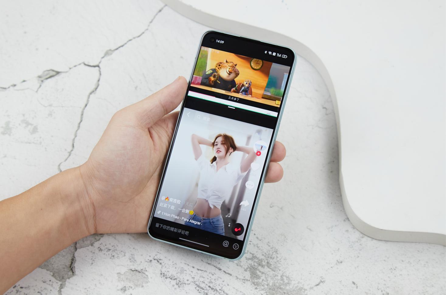 三星分屏和小窗,三星和oppo小折叠屏哪个好