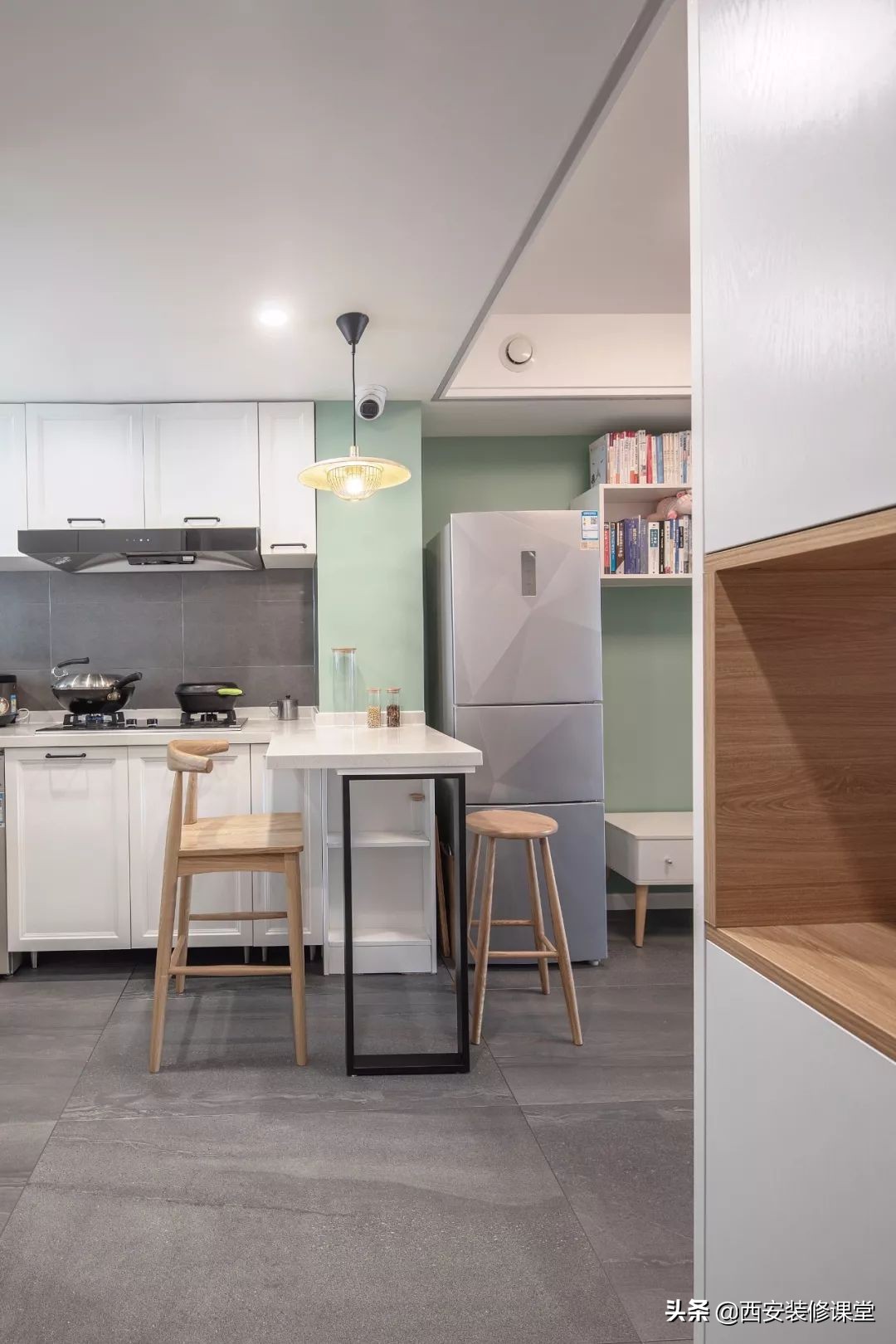 冰箱都放在房子什么位置,房子小冰箱太大真的占地方