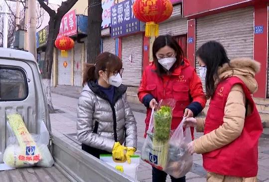 抗疫的基层人员晕倒,村干部病倒抗疫一线