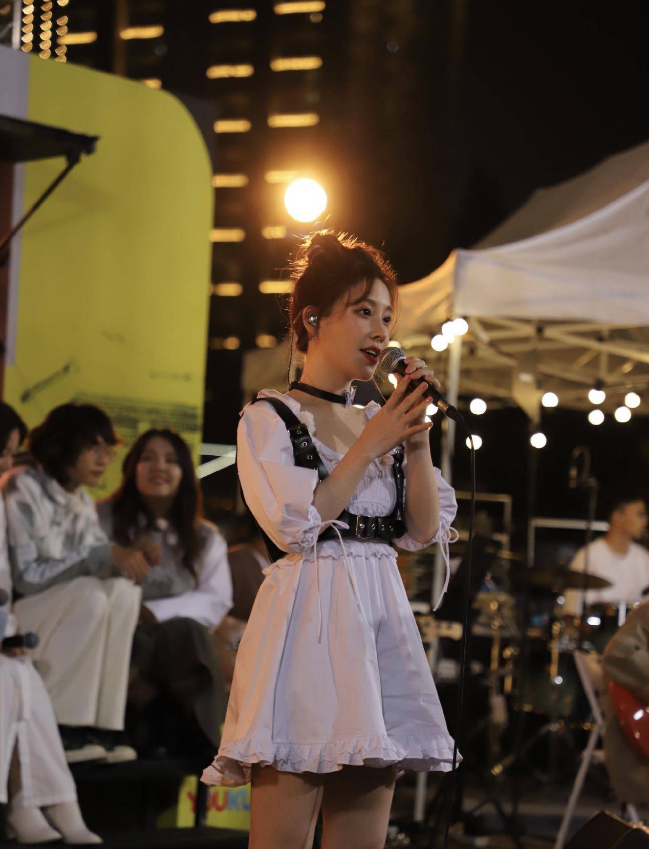 冯提莫唱庄心妍歌曲,庄心妍和邓紫棋走着走着就散了