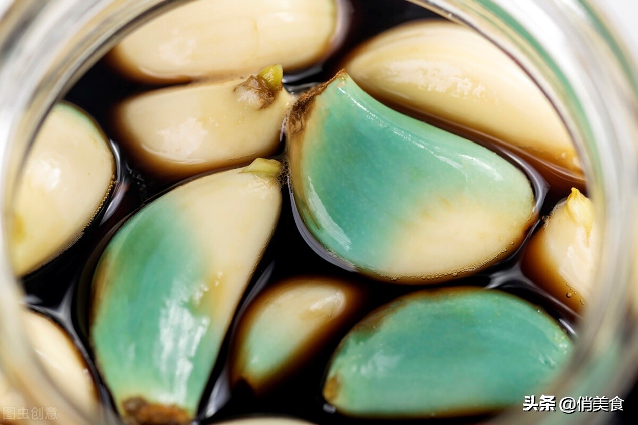 腊八蒜用什么醋腌才能变绿,腊八蒜可以直接用醋腌吗