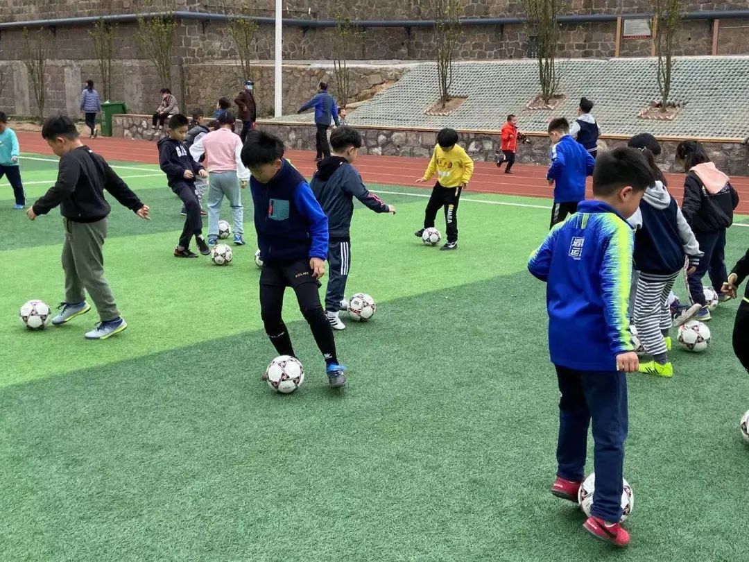 足球社团特色活动,十个一体育教研活动