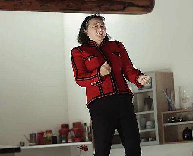 洪晃搞艺术的人,洪晃谈自己的利己主义