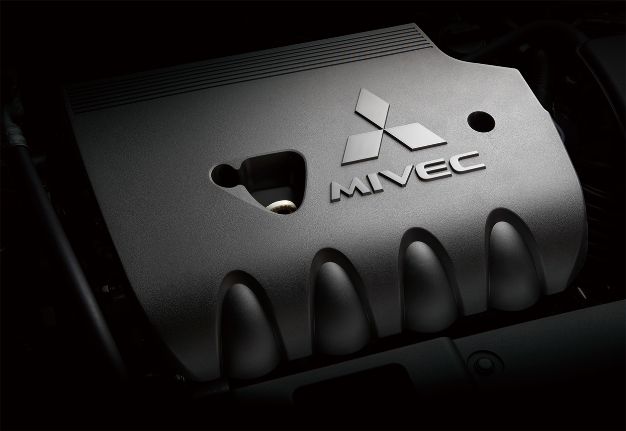 终端不到14万，单月卖出8987台，三菱欧蓝德：谁敢说我老？