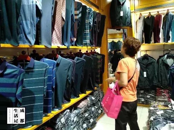 千万不要惹「成都嬢嬢」,小心她们带你去九龙广场逛够8小时