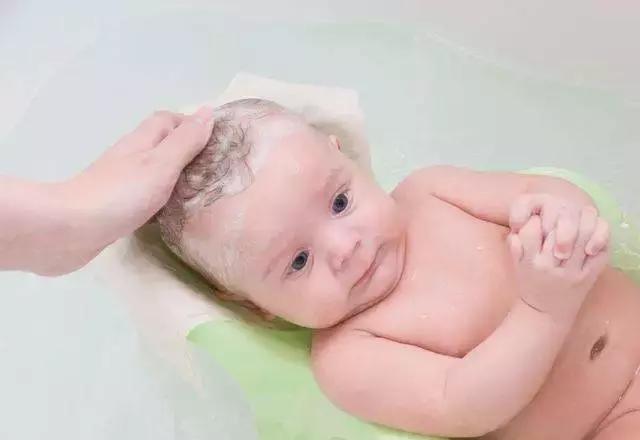 小孩子天气热长痱子怎么办,孩子天热出痱子怎么办