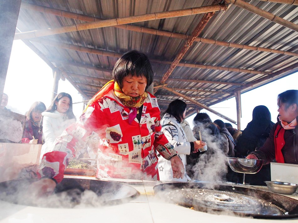 厉害了云雾山,一网捞起18000斤鱼,30块钱吃到撑