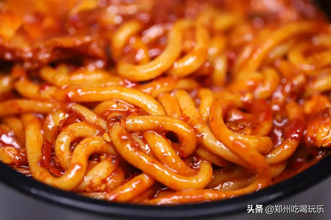 上头！爆辣*疆新**炒米粉，飙泪也想嗦完