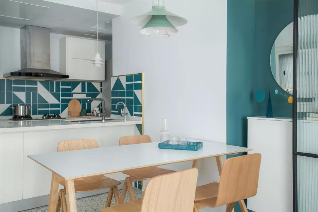 越来越多人不铺地板不铺砖，学她家走一圈水磨石照样很高级，晒晒