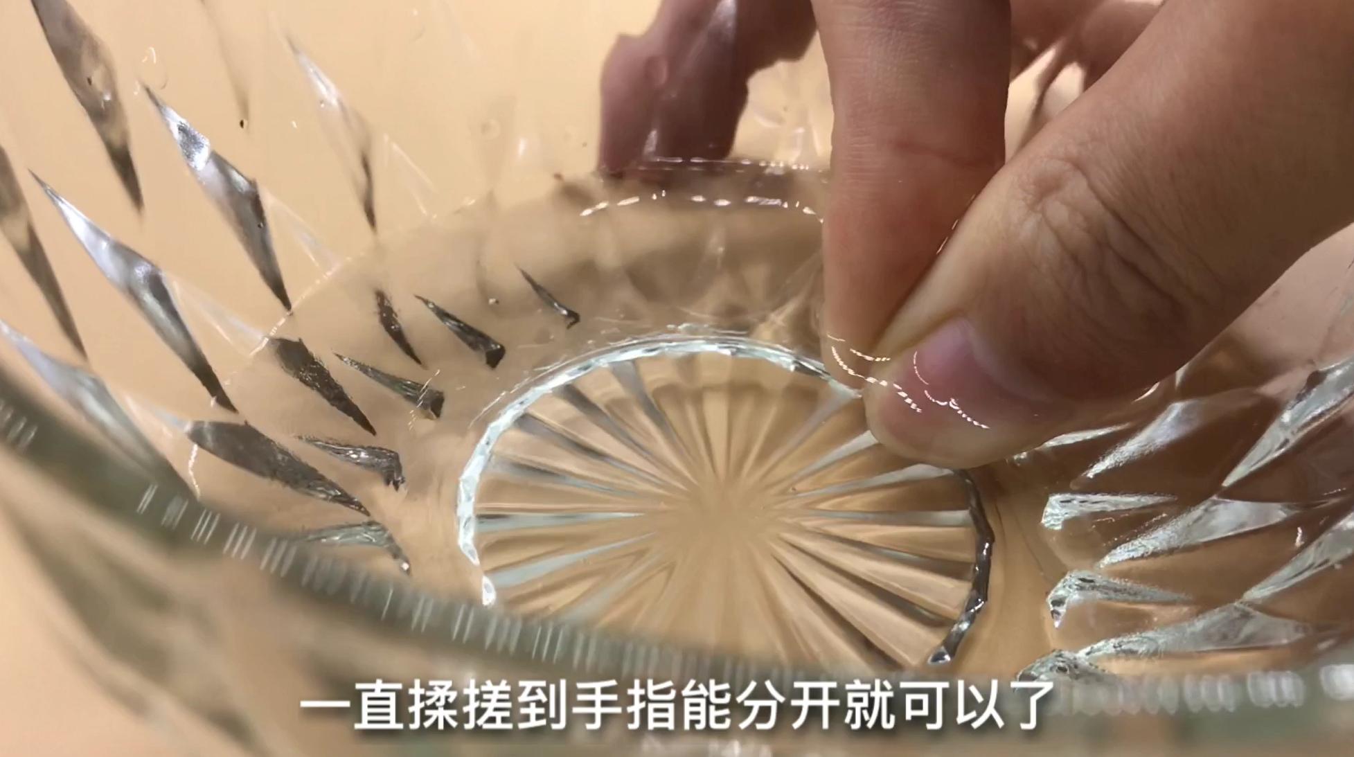 502把手指和木棍粘在一起怎么办,手指被502粘住再滴一滴502可以吗