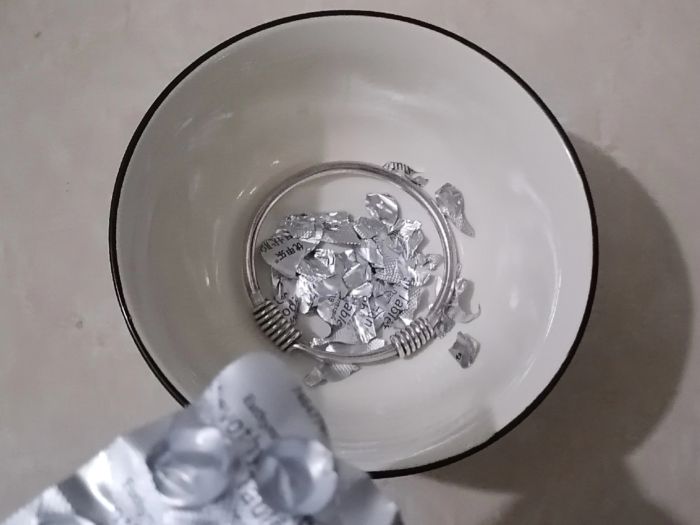 银饰变黑清洗不干净,银饰变黑后用锡纸加盐什么原理