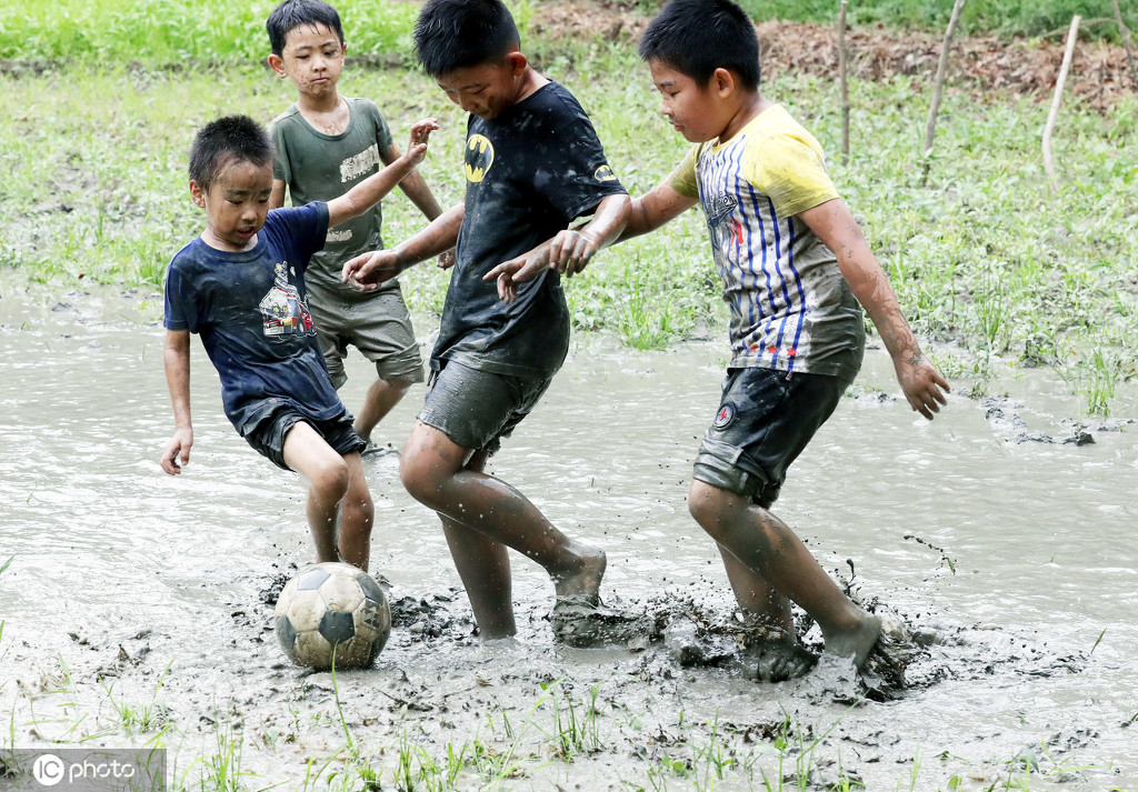 小孩的足球天赋主要体现在哪里,我低估了孩子对足球的热爱