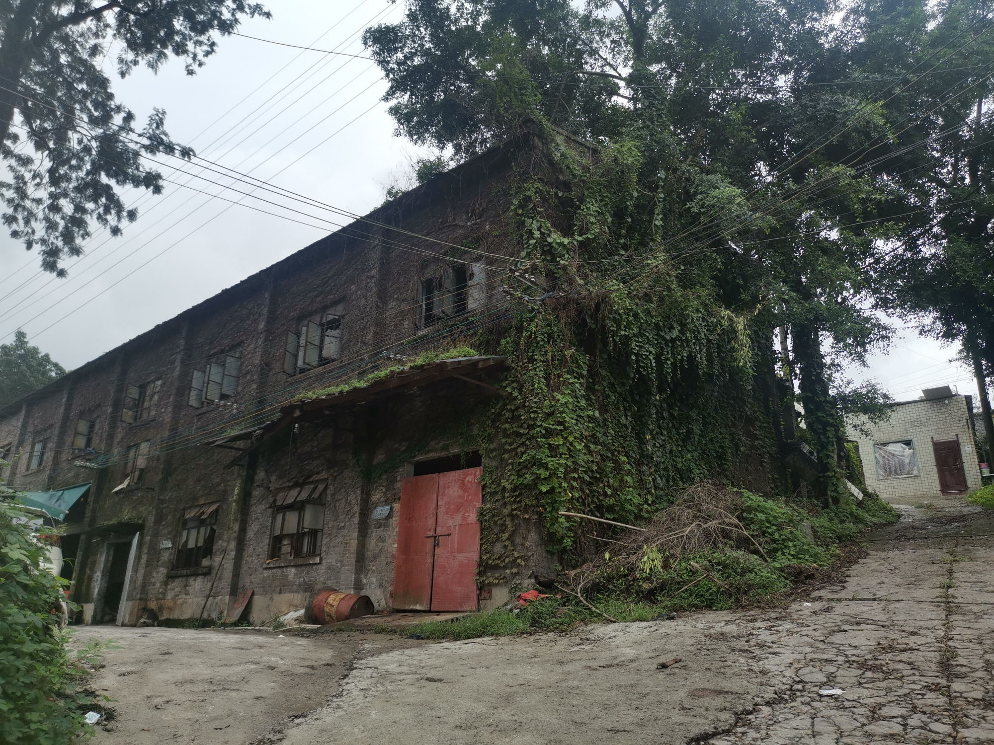 北碚区原三线建设老厂区,重庆北碚废弃工厂