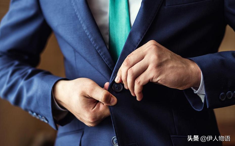 西装是每个男人的必备战袍,西装怎么穿才日常男装