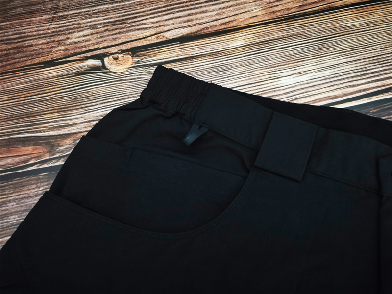 是短裤,也是移动的工具库——单导“黑洞”短裤简评