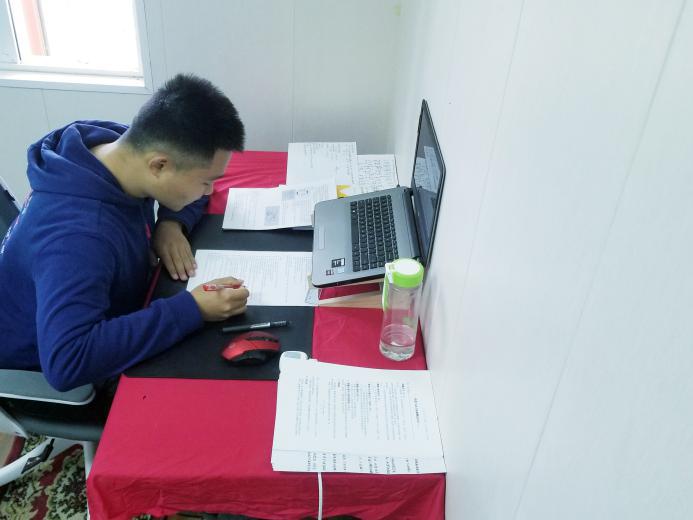 学霸宅家,学霸们学习成绩好吗