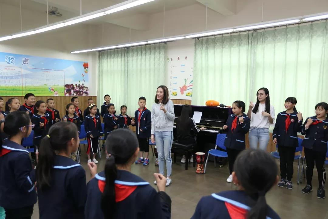 学校音乐老师一年收入多少,声乐生毕业后当音乐老师挣钱吗