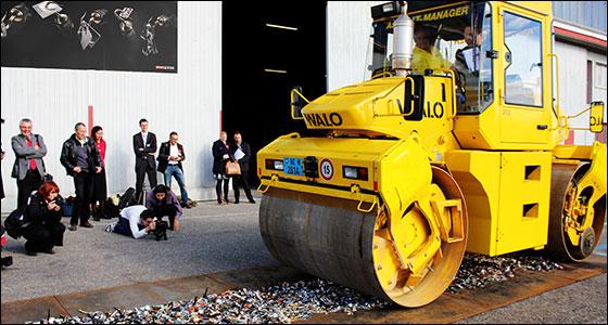 你以为有钱人的腕表都是正品？已被拦截查收，都是从这里流出