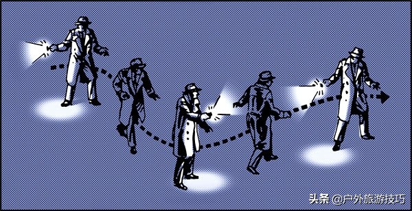 遇到拿刀的歹徒如何用手电筒反击,主动进攻自卫防身连环绝招