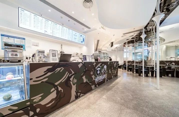 服装人要哭了！年利润4亿、估值90亿的喜茶竟然跨界服装行业？