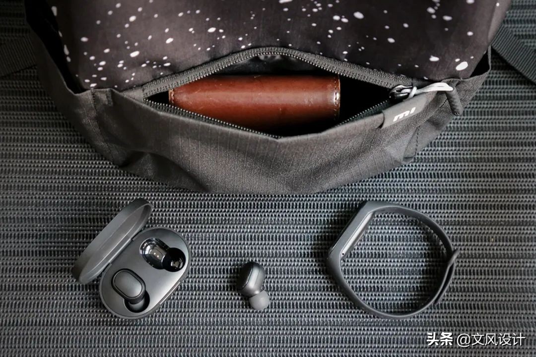 小米极简都市背包一代和二代,小米休闲小背包
