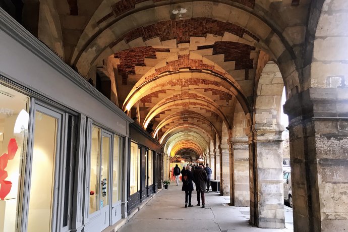 千面巴黎,巴黎时装周叉腰造型