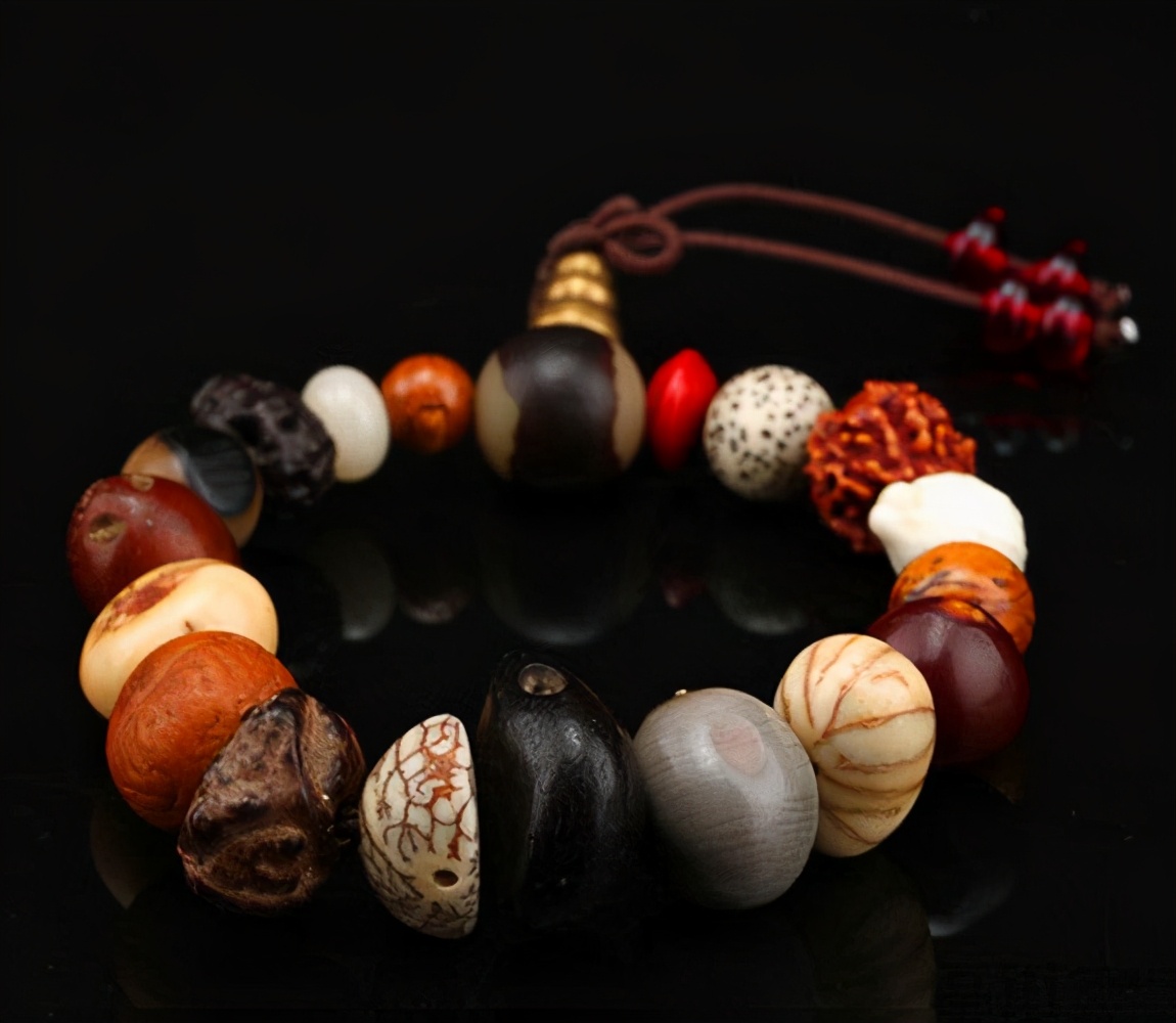 文玩圈的潘多拉手串