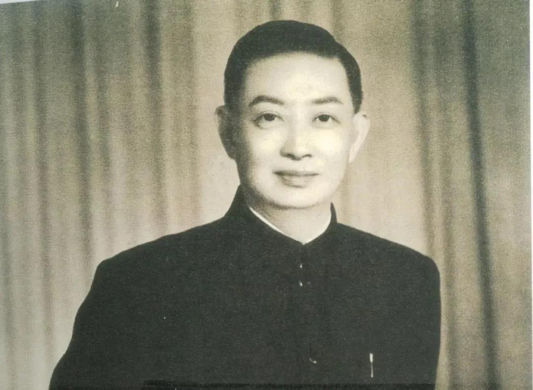 世界第一个父亲节来历,中国的父亲节是八月八日