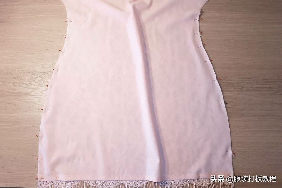 蕾丝连衣裙制作工艺,挂里子蕾丝连衣裙的缝制