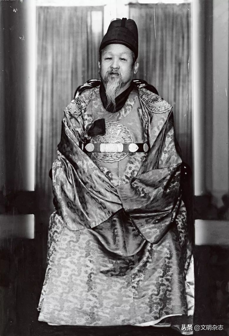 近20年韩国服饰风格,一衣带水服装