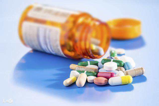 婴儿被老人亲了发高烧,小孩被陌生人亲感染一直不好