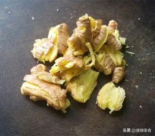 广西酒席整只炖鸡做法,白酒炖鸡的做法的视频