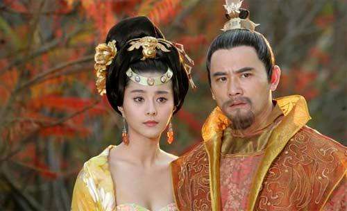 生来盛世娇容颜，蜂引帝王旷世欢