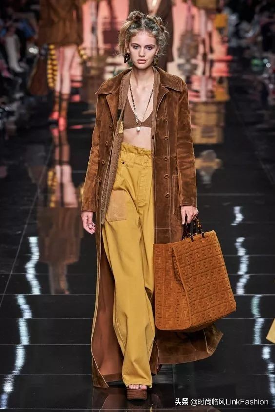 今年流行大包 (今年女士流行格子大包)