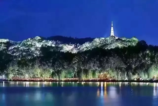 西安古城墙夜景抖音,抖音西安夜景哪里好看