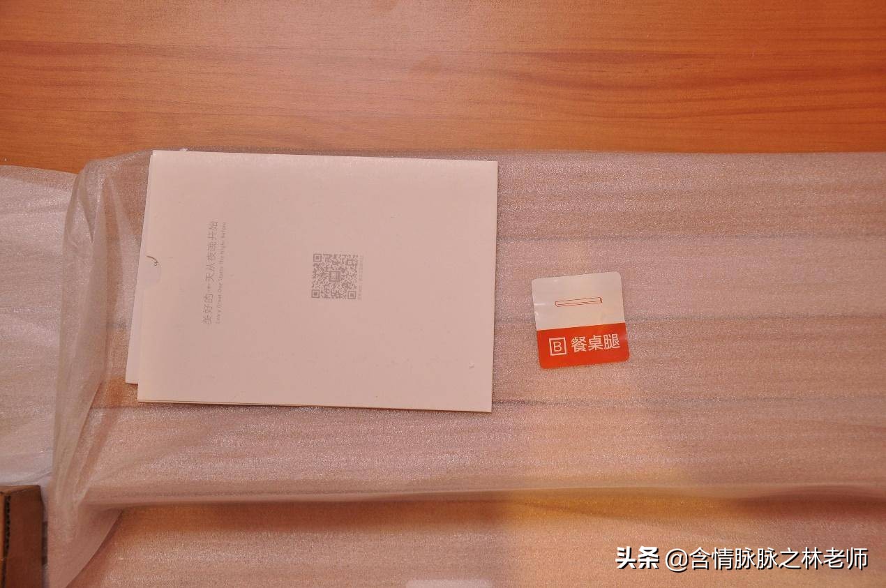 最新款式餐桌家用,实用实木餐桌款式推荐