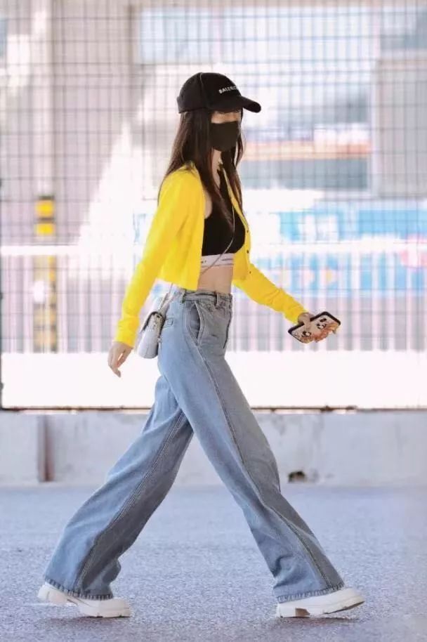 baby大秀事业线肋骨尽显瘦脱相,baby瘦胸前肋骨