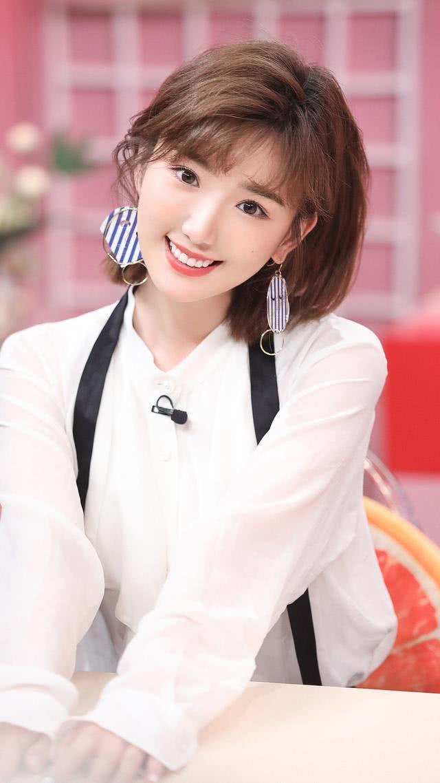 头型小的圆脸女生适合的发型,圆脸女生适合的发型有以下几种